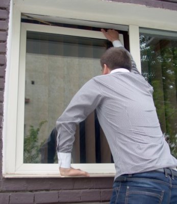 Infracţiunile curg în judeţ: se sparg locuinţe şi se fură din magazine
